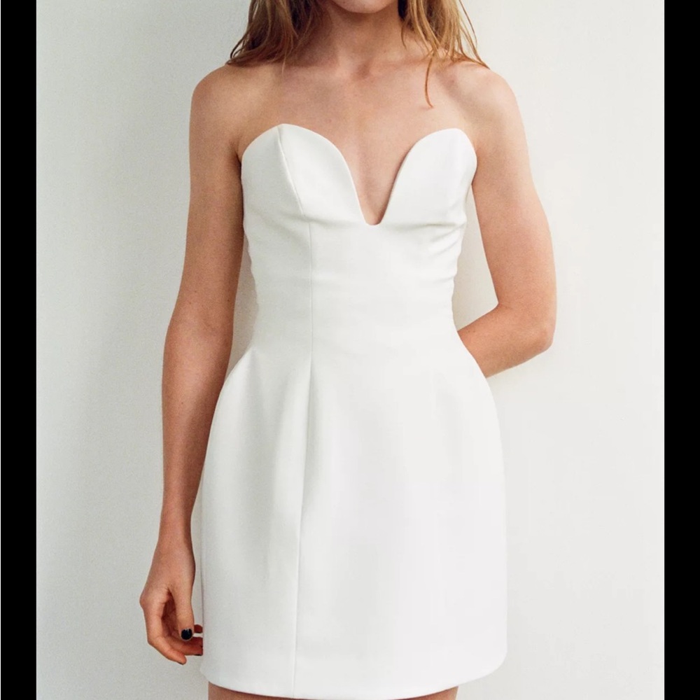 Elegant White Strapless Dress